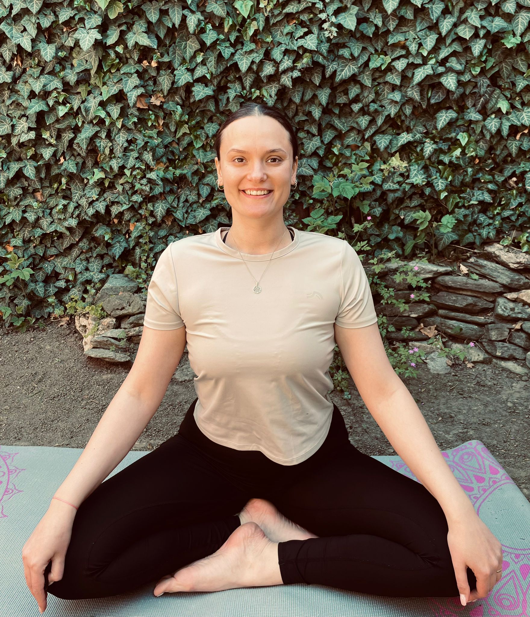 Andrada - instructor yoga la Sattva Yoga Center Arad